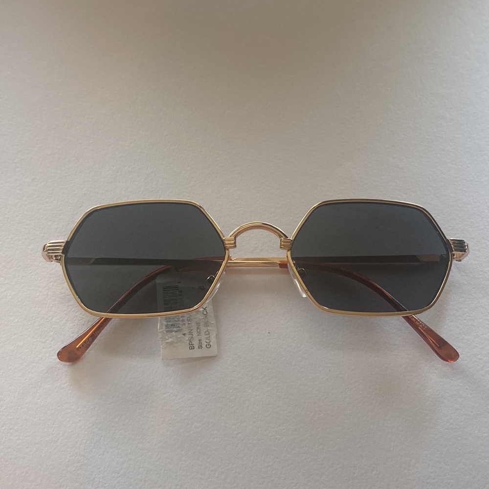 Bp. HEXAGON SUNGLASSES IN GOLDLACK - Picture 3 of 5